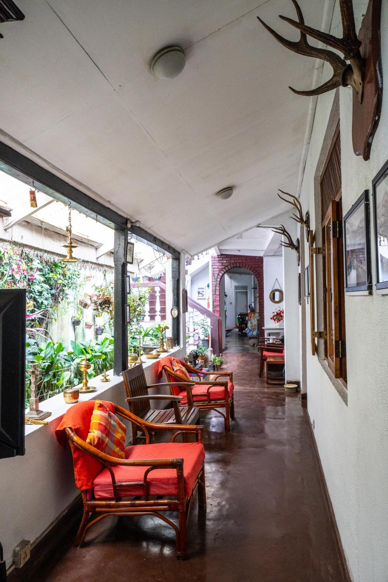 Kandy Inn Madugalle'S Family Guest House 외부 사진