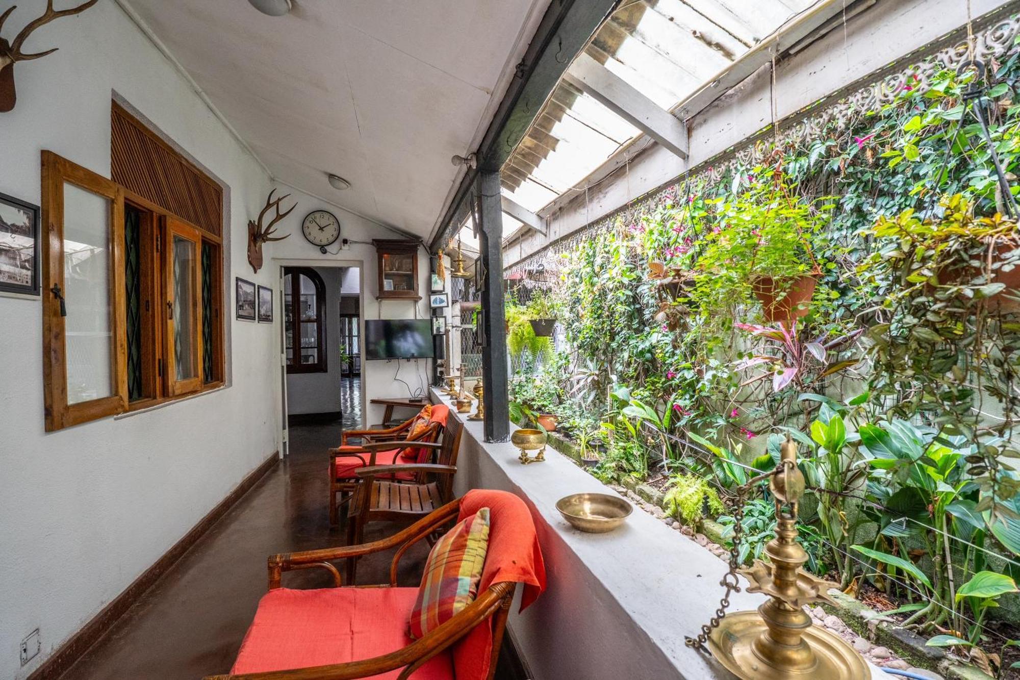 Kandy Inn Madugalle'S Family Guest House 외부 사진