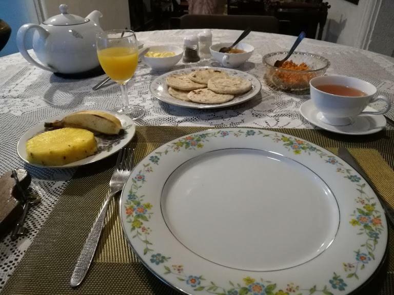 Kandy Inn Madugalle'S Family Guest House 외부 사진